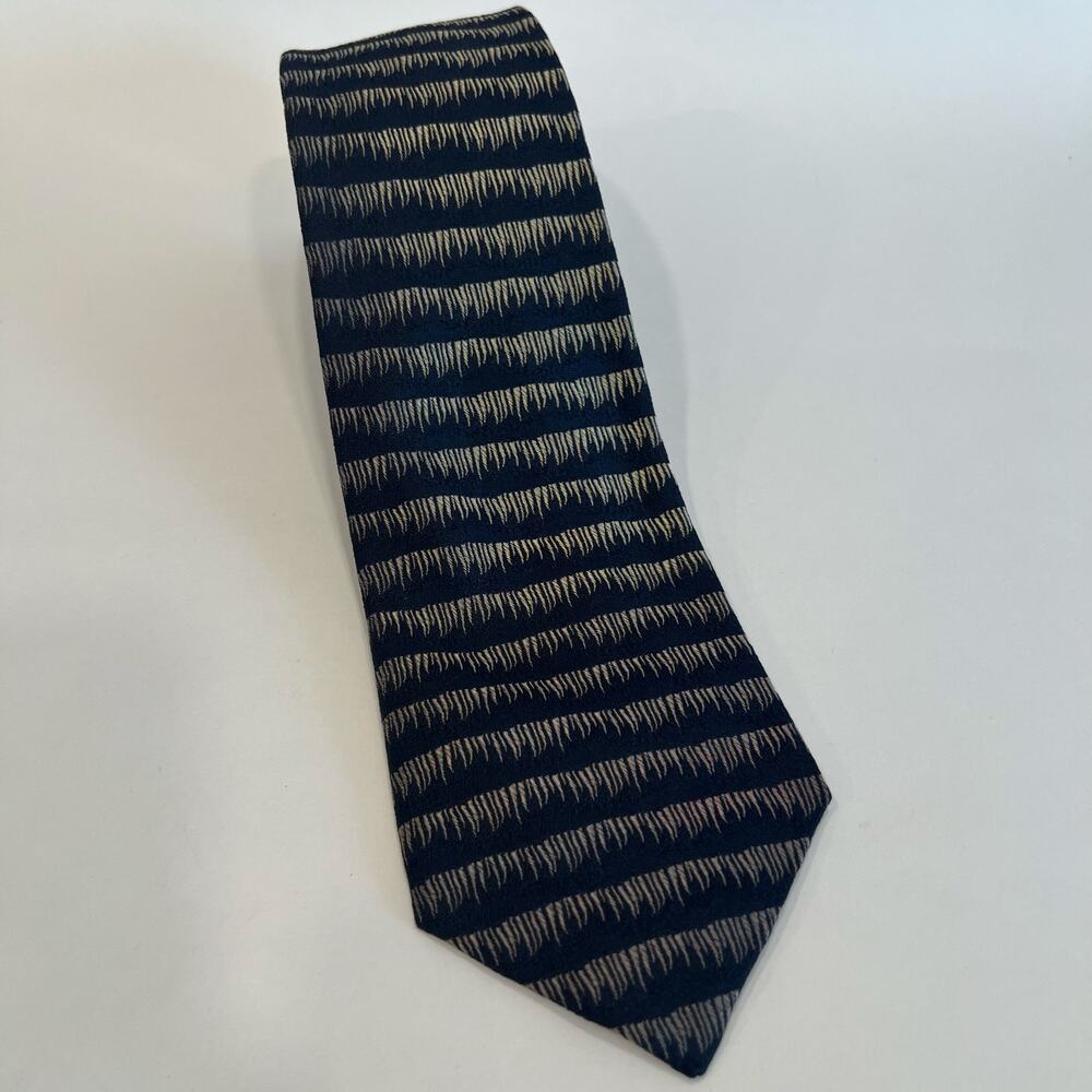 Duchamp London 100% Silk Neck Tie Made in England Navy Blue & Gold Abstract JP